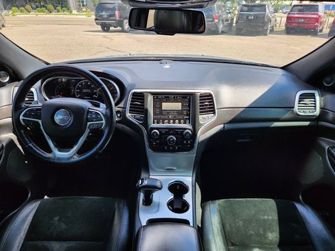 Used 2015 Jeep Grand Cherokee Altitude AWD/4WD image 4