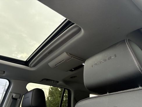 Used 2018 GMC Yukon Denali w/ Denali Ultimate Package image 31
