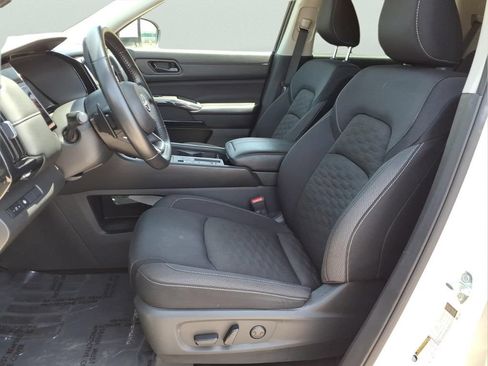 Used 2024 Nissan Pathfinder SV FWD image 23