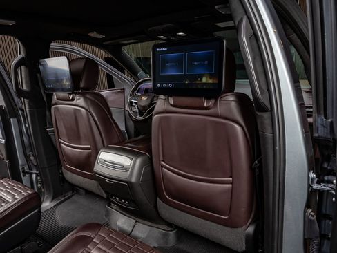 Used 2023 Cadillac Escalade ESV Sport Platinum image 28