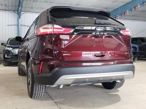 Used 2023 Ford Edge SEL w/ Convenience Package image 6