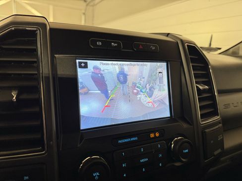 Used 2019 Ford F250 XLT w/ XLT Value Package image 24