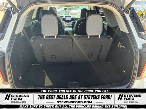 Used 2023 Ford Explorer XLT w/ Equipment Group 202A AWD/4WD image 44