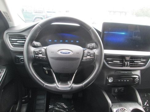 Used 2025 Ford Escape Platinum AWD/4WD image 15