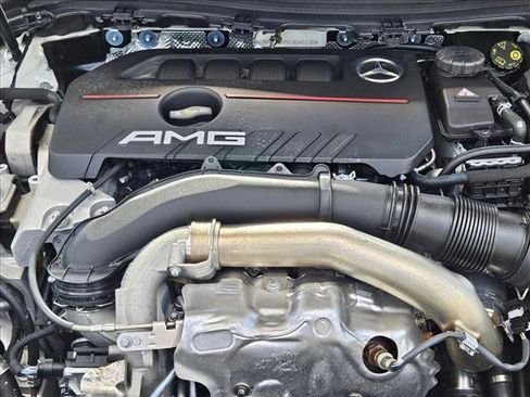 Used 2025 Mercedes-Benz GLA 35 AMG 4MATIC image 21