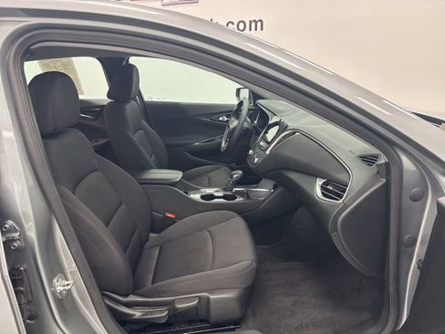 Used 2025 Chevrolet Malibu LT image 28