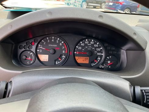 Used 2012 Nissan Frontier SV AWD/4WD image 9