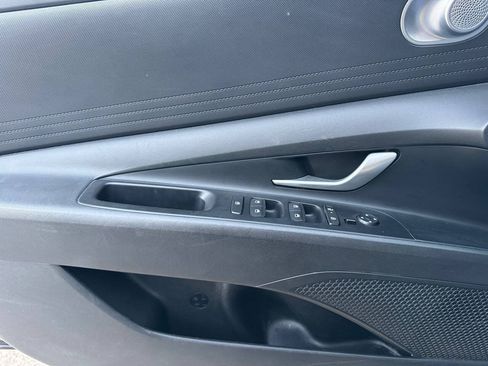 Used 2024 Hyundai Elantra SEL FWD image 20