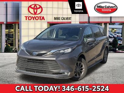 Used 2023 Toyota Sienna XLE