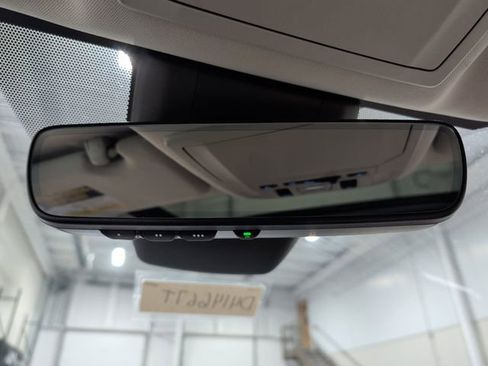 Used 2021 Toyota Highlander XLE image 28