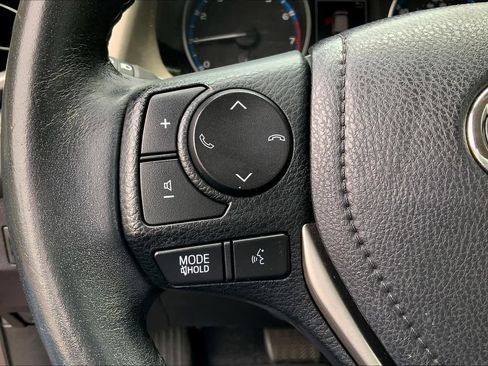 Used 2018 Toyota RAV4 XLE image 24