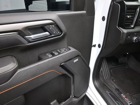 Used 2025 GMC Sierra 2500 AT4 AWD/4WD image 14