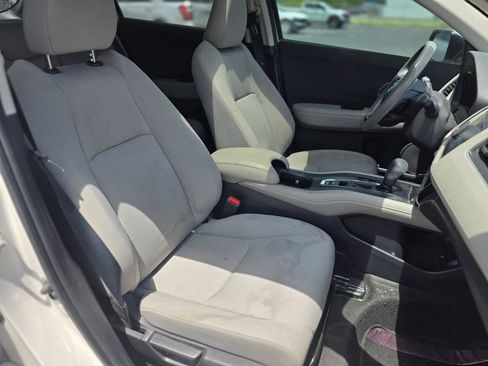 Used 2021 Honda HR-V EX image 5