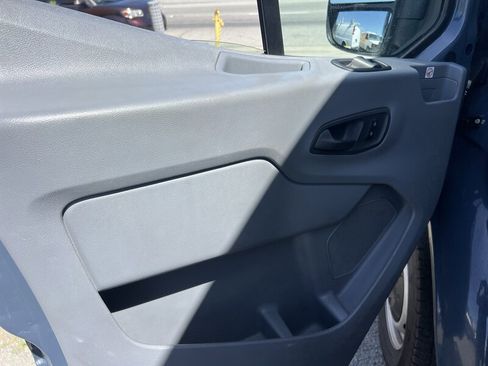 Used 2019 Ford Transit 250 148 High Roof Extended image 9
