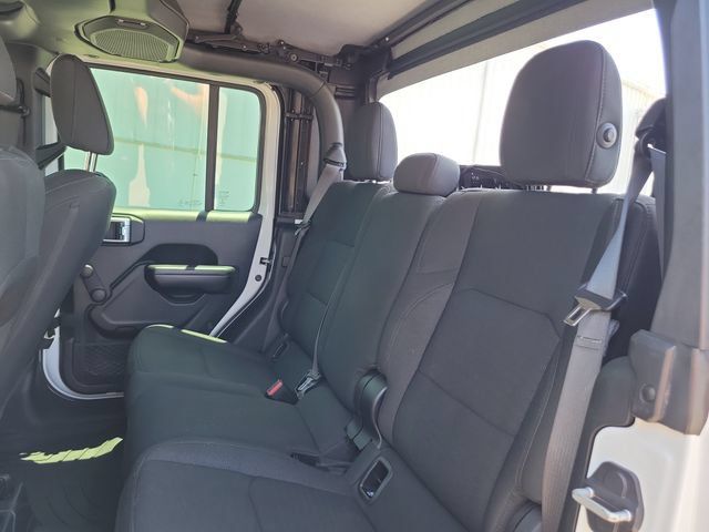 Used 2021 Jeep Gladiator Sport AWD/4WD image 15