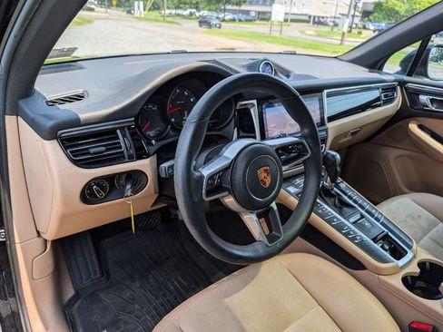 Used 2020 Porsche Macan AWD/4WD image 40
