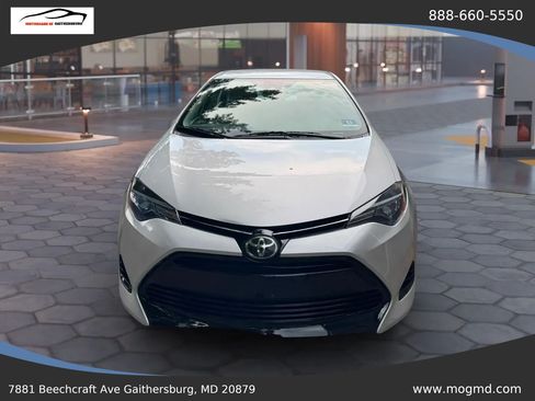 Used 2017 Toyota Corolla LE w/ Carpet Mat Package (TMS) FWD image 10