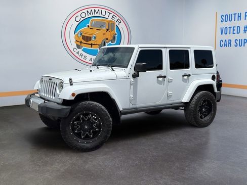 Used 2014 Jeep Wrangler Unlimited Sahara w/ Connectivity Group AWD/4WD image 2
