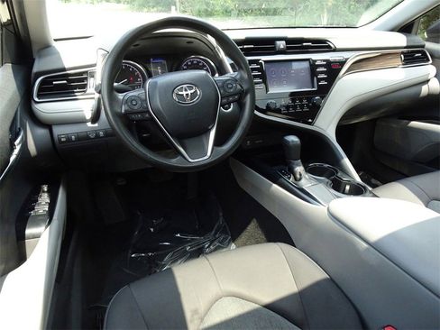 Used 2019 Toyota Camry LE image 14