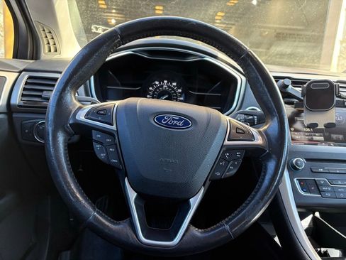 Used 2016 Ford Fusion SE w/ Equipment Group 202A image 19