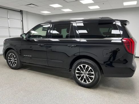 Used 2025 Ford Expedition Platinum AWD/4WD image 6