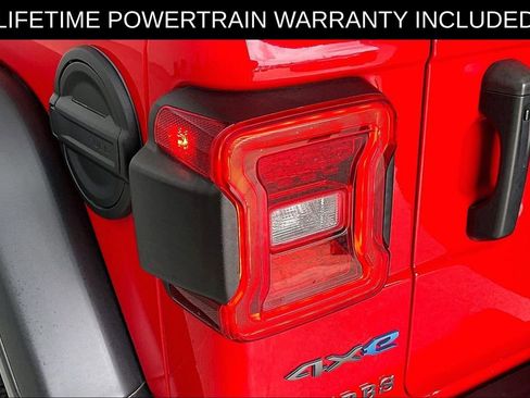 Used 2022 Jeep Wrangler Unlimited Rubicon 4xe w/ Cold Weather Group AWD/4WD image 42