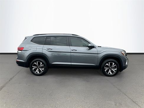 Used 2024 Volkswagen Atlas SE image 8