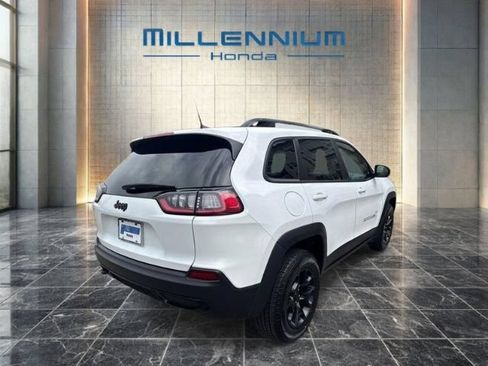 Used 2022 Jeep Cherokee Latitude w/ Sun & Sound Group AWD/4WD image 4