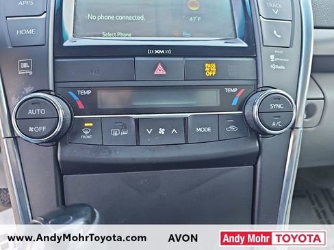 Used 2017 Toyota Camry XLE image 22