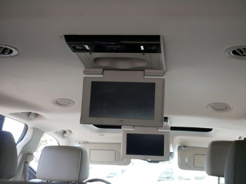 Used 2016 Chevrolet Suburban LTZ AWD/4WD image 33