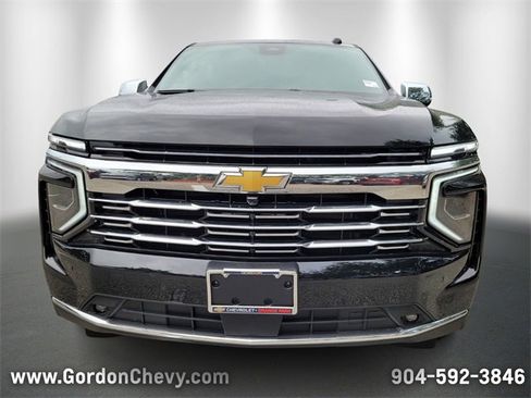 New 2025 Chevrolet Suburban Premier image 8