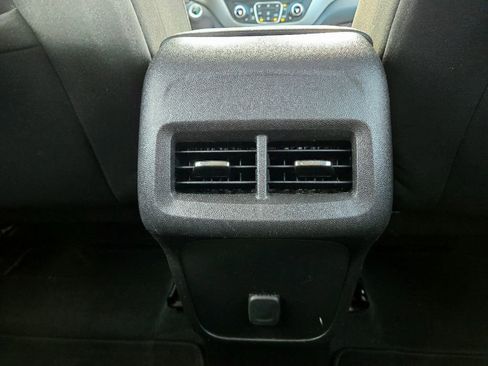 Used 2018 Chevrolet Equinox LT image 44