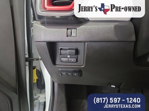 Used 2023 GMC Canyon AT4X image 17