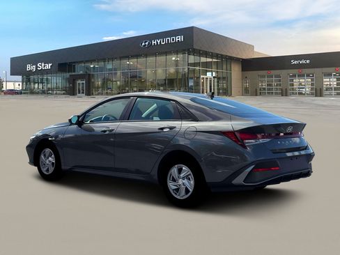 New 2026 Hyundai Elantra SE FWD image 4
