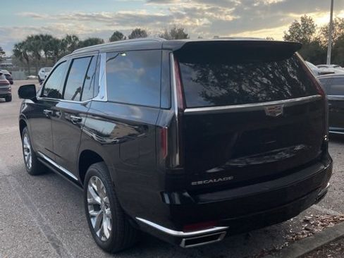 Used 2023 Cadillac Escalade Premium Luxury Platinum image 2