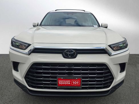 Used 2024 Toyota Grand Highlander XLE image 8