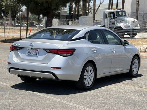 Used 2023 Nissan Sentra S FWD image 3
