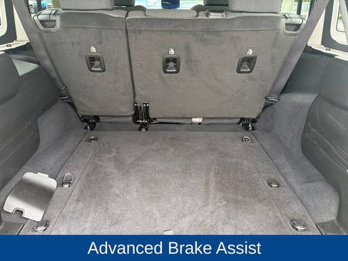 Used 2025 Jeep Wrangler Unlimited Sahara AWD/4WD image 11