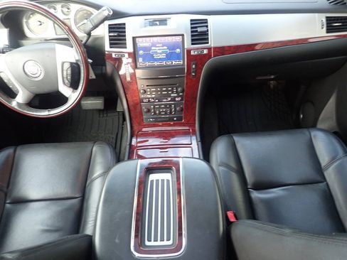 Used 2013 Cadillac Escalade ESV Premium AWD/4WD image 15