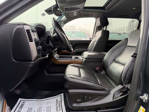 Used 2018 Chevrolet Silverado 1500 High Country image 9