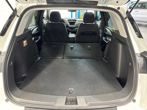 Used 2023 Chevrolet TrailBlazer LT FWD image 33