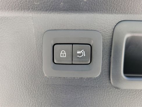 Used 2025 MAZDA CX-50 AWD 2.5 S w/ Premium Package image 9