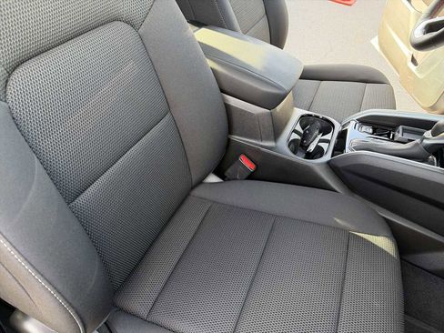 Used 2025 Chevrolet Colorado LT image 24