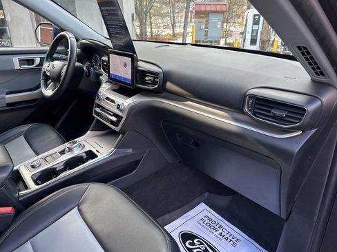Certified 2023 Ford Explorer XLT w/ Equipment Group 202A image 18