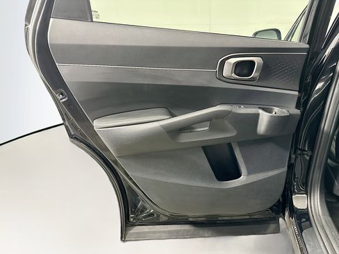 Used 2024 Kia Sorento S image 26