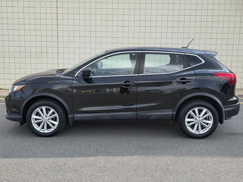 Used 2018 Nissan Rogue Sport S w/ S Appearance Package FWD image 4