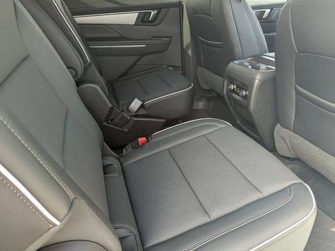 Used 2026 Buick Enclave Preferred image 13