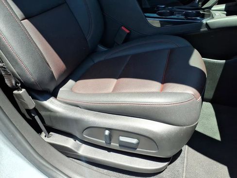 Certified 2025 Chevrolet Blazer RS FWD image 26