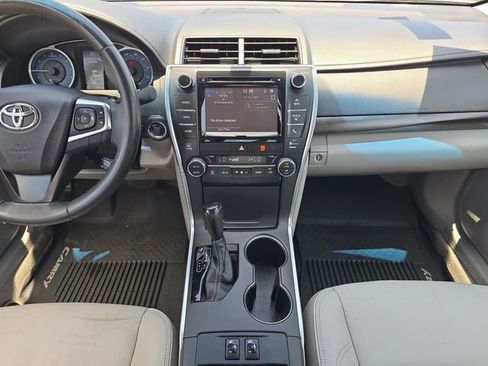Used 2017 Toyota Camry XLE FWD image 11
