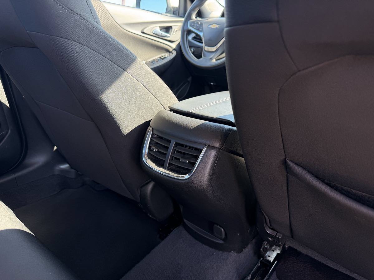 Used 2023 Chevrolet Malibu LT FWD image 18
